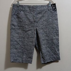 NWT! NY & Company The 7th Avenue Pant Black & White Stretch Bermuda Shorts!